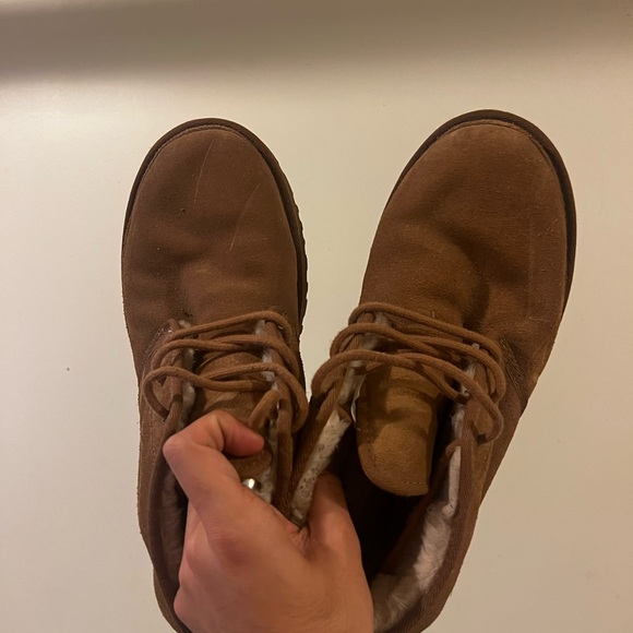 UGG - Picture 4 of 4